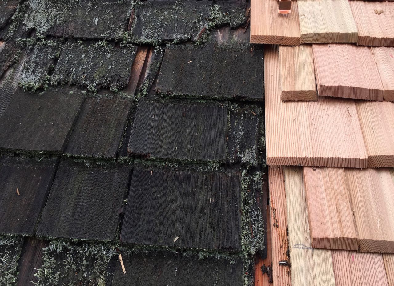 Sanierung der Holzschindeldeckung Harzer Hof / VS-Obereschach