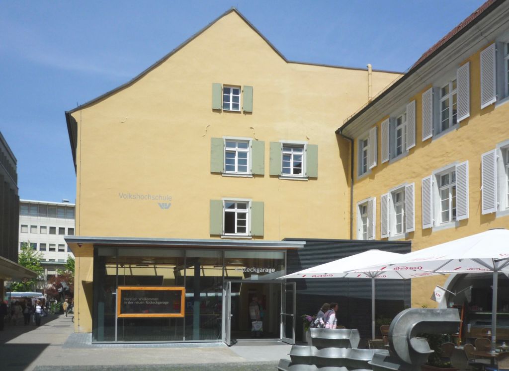 Teichert . Architekten:  Eingangsgebäude Rotteckgarage Freiburg